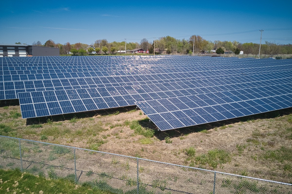 121 Mw Commercial Solar Farm In Baldwin City Kansas 3082